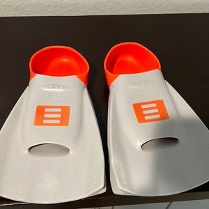 Original DMC training fin size M